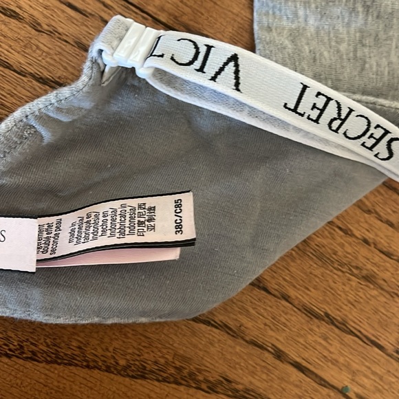 Victoria's Secret Bra 38c - Picture 3 of 3